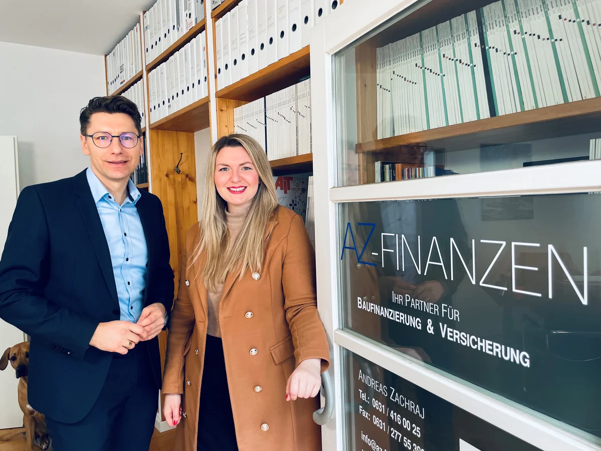 Andreas und Esther Zachraj im Büro von AZ-Finanzen in Kaiserslautern